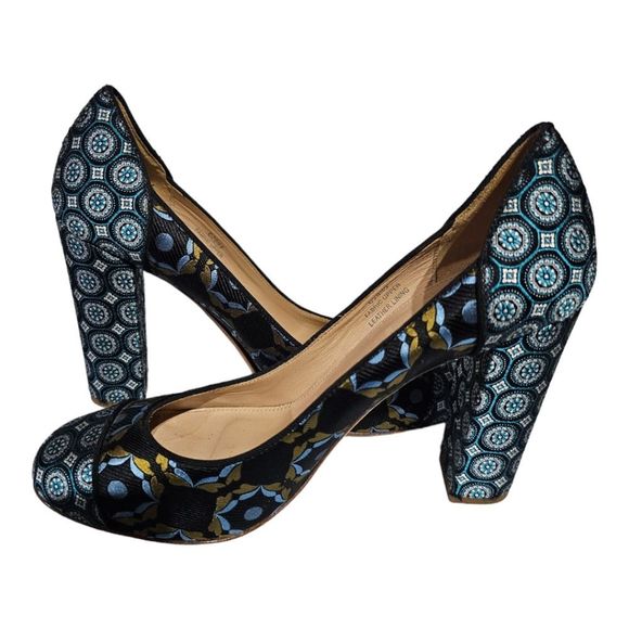 SOLD!!! CREW COLLECTION "Etta" Silk & Leather Block Heel Pumps - Size 8 - Picture 3 of 8